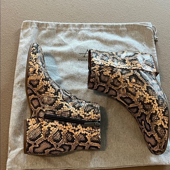 Aquatalia Ulyssa Snakeskin Ankle Wedge/Booties  Size 7 - Picture 11 of 11